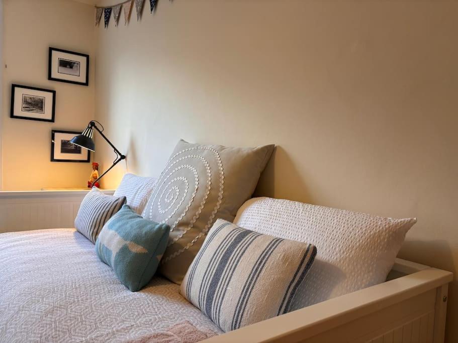 Beautiful 2 Bedroom With Estuary Views *