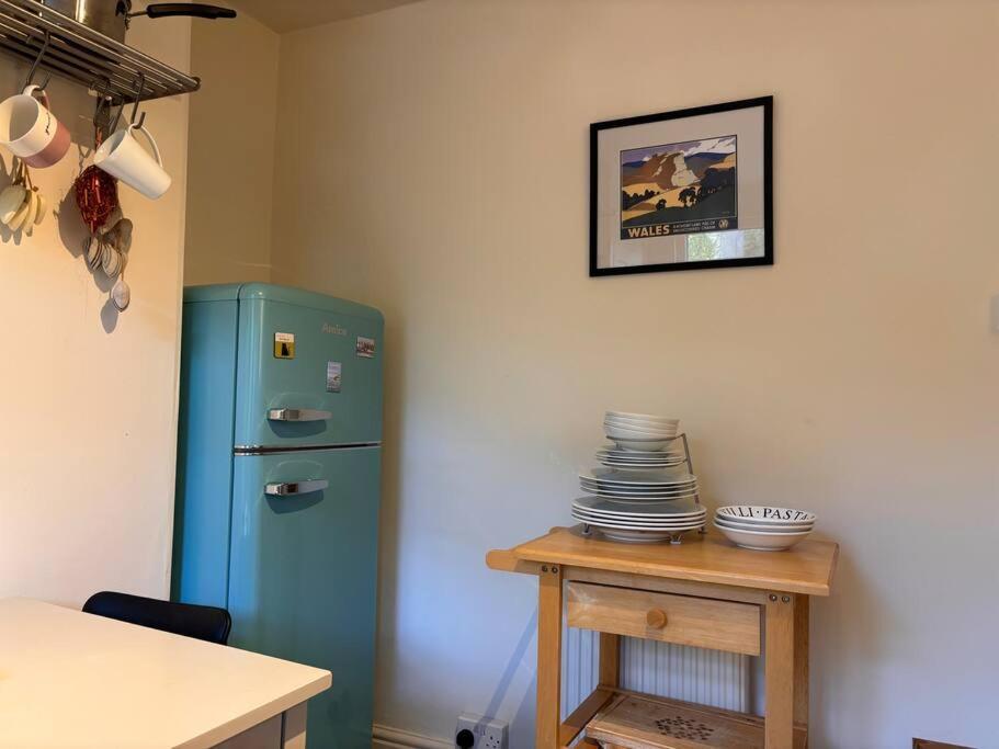 Beautiful 2 Bedroom With Estuary Views * Deganwy