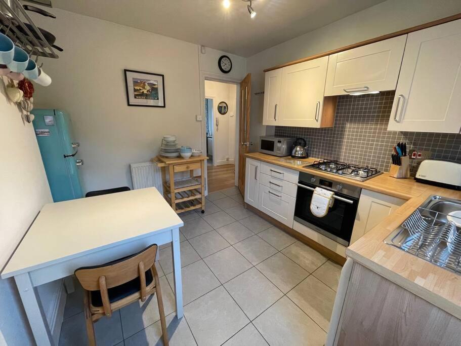 Beautiful 2 Bedroom With Estuary Views Appartement *